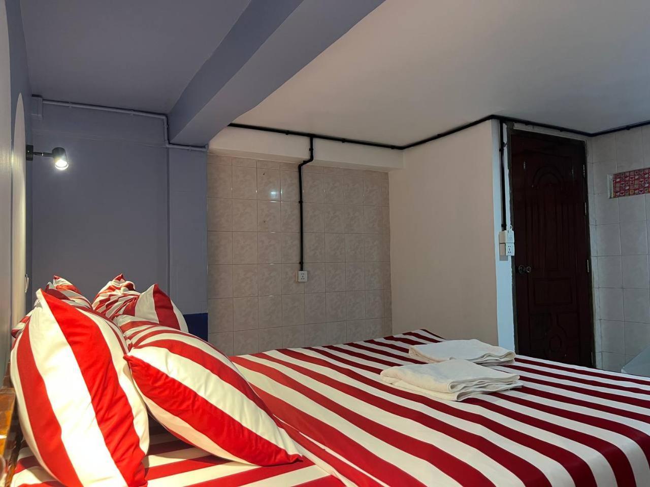 Por Chey Guesthouse Battambang Buitenkant foto